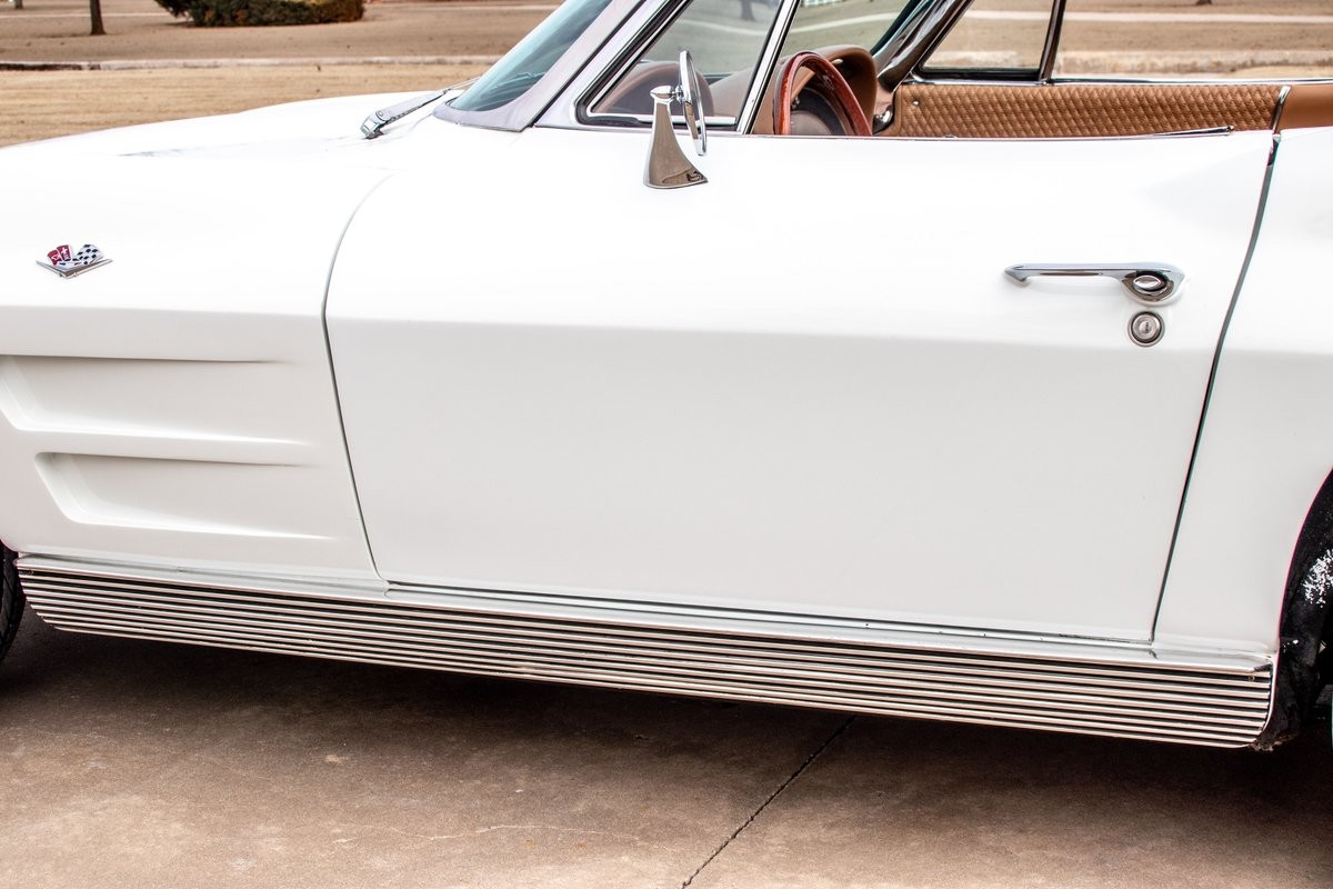 Chevrolet-Corvette-Convertible-4-spd-1963-5