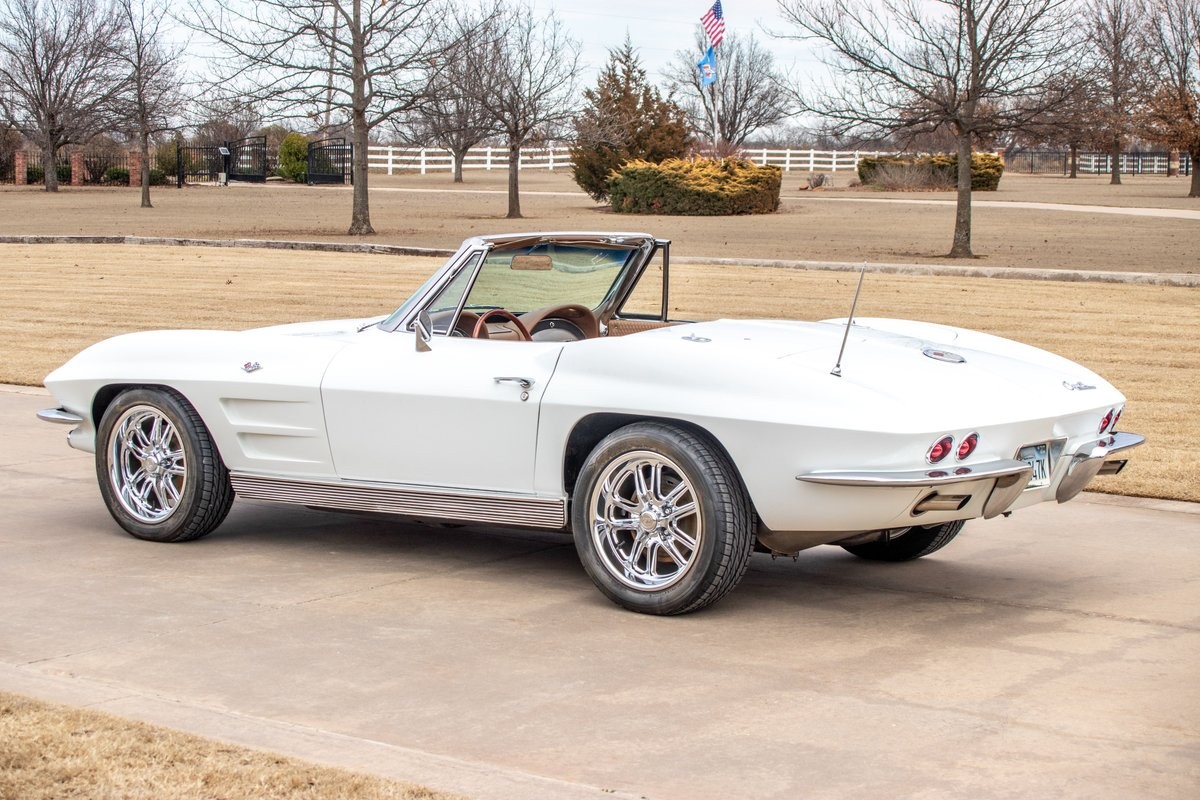 Chevrolet-Corvette-Convertible-4-spd-1963-6