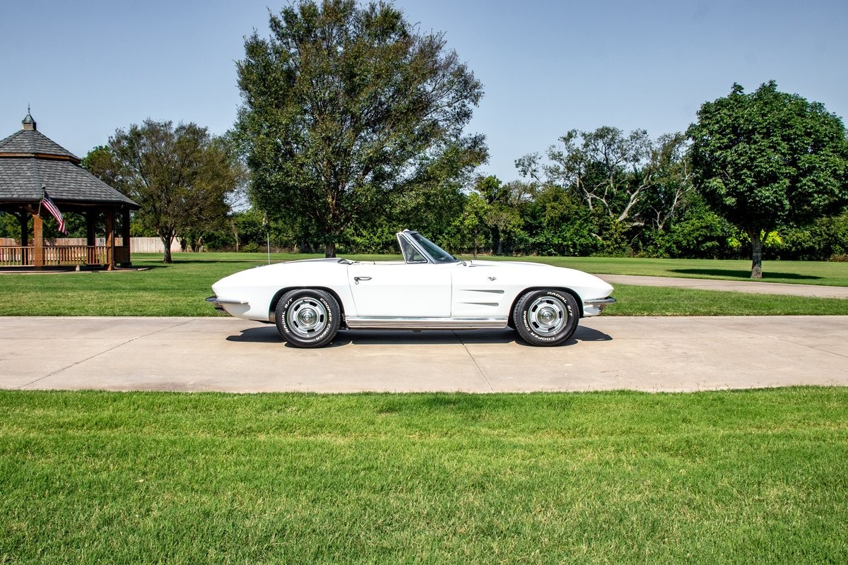 Chevrolet-Corvette-Convertible-4-spd-1964-Convertible-27