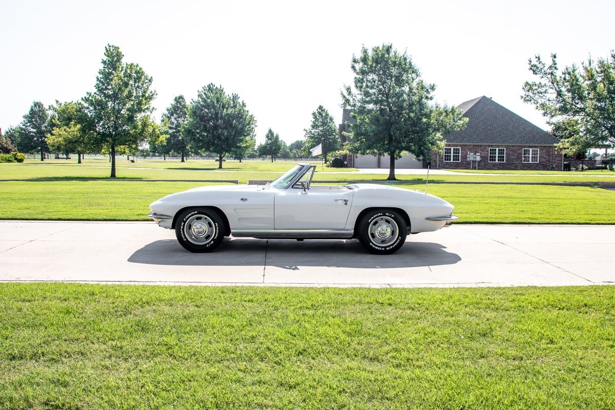 Chevrolet-Corvette-Convertible-4-spd-1964-Convertible-4