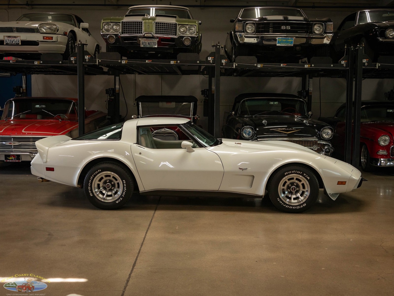Chevrolet-Corvette-L82-350325HP-V8-4-spd-manual-1979-2-Door-Coupe-2