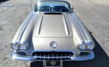 Chevrolet-Corvette-Stingray-Convertible-1959-Convertible-10