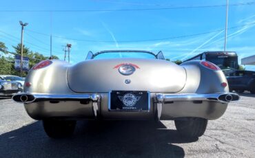 Chevrolet-Corvette-Stingray-Convertible-1959-Convertible-16