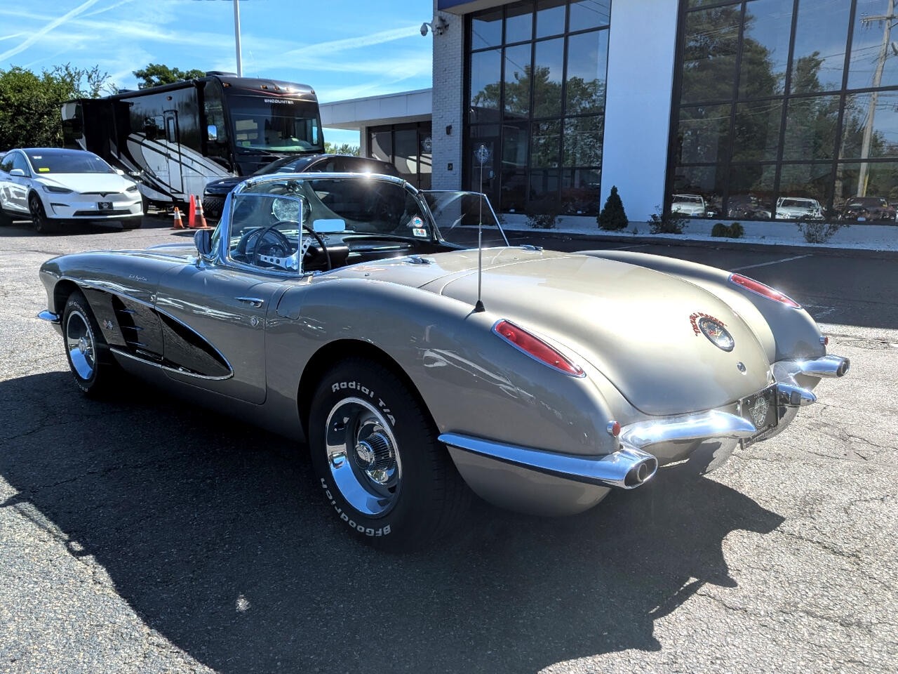 Chevrolet-Corvette-Stingray-Convertible-1959-Convertible-17