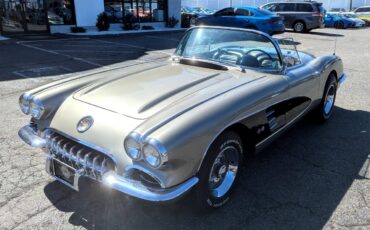 Chevrolet-Corvette-Stingray-Convertible-1959-Convertible-9