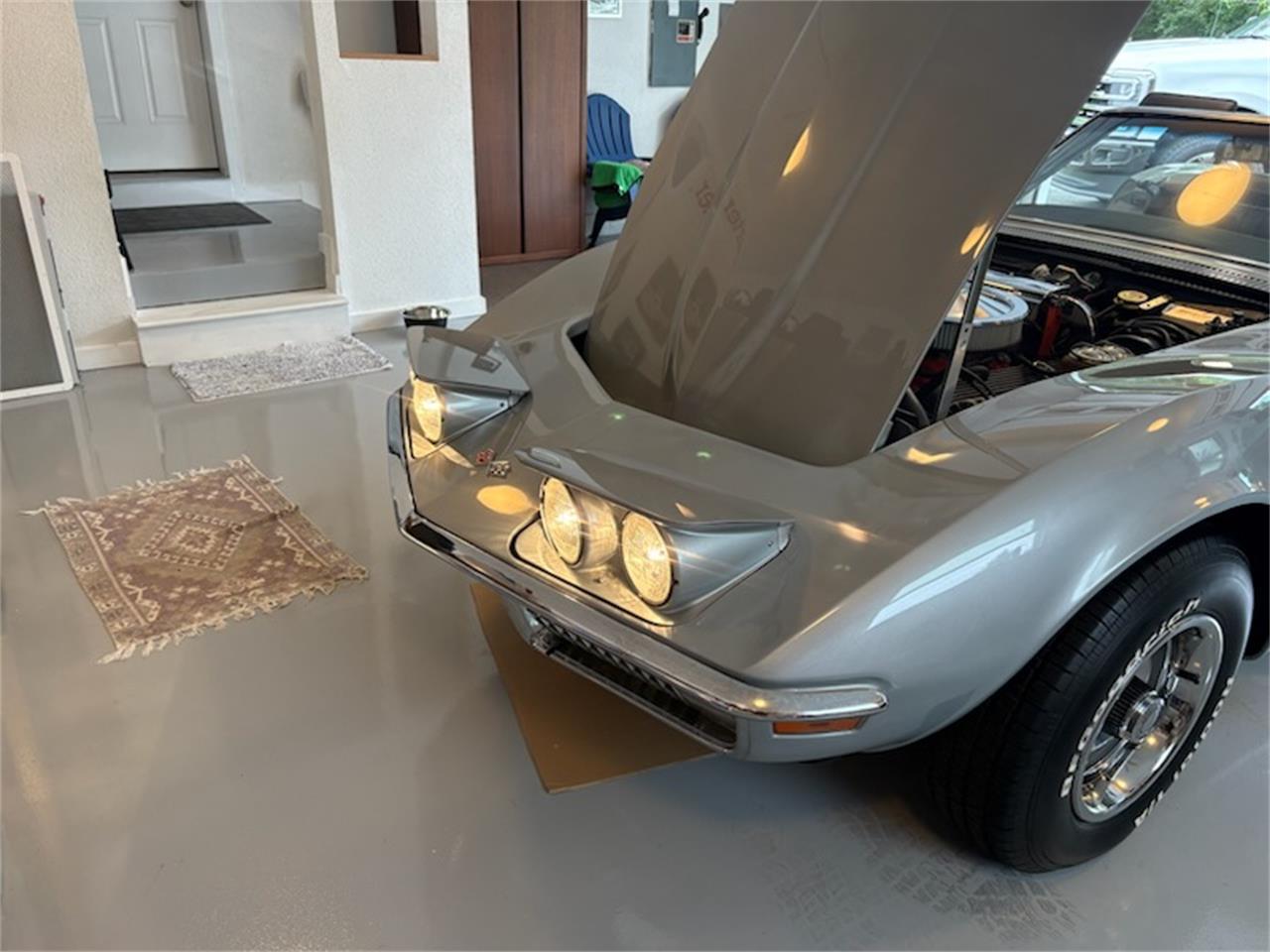 Chevrolet-Corvette-c3-collectors-edition-1970-cortez-silver-black-10
