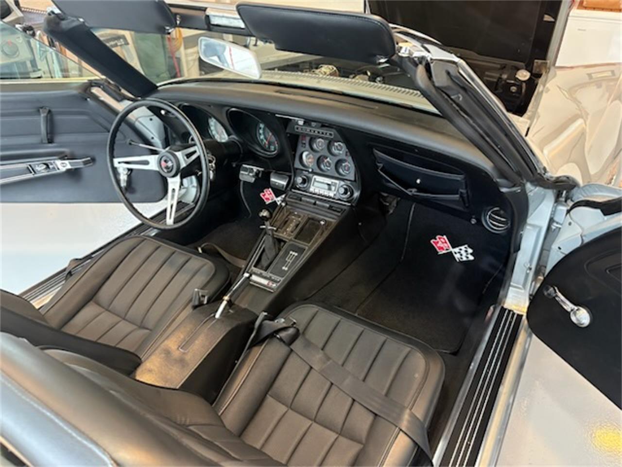 Chevrolet-Corvette-c3-collectors-edition-1970-cortez-silver-black-2