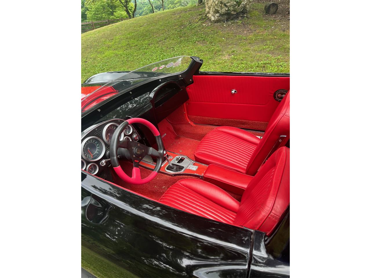 Chevrolet-Corvette-grand-sport-1964-Black-w-Red-Stripe-Red-10