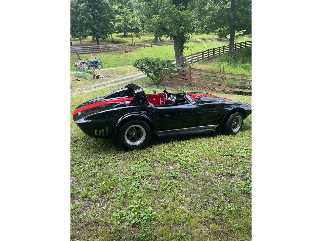 Chevrolet-Corvette-grand-sport-1964-Black-w-Red-Stripe-Red-5