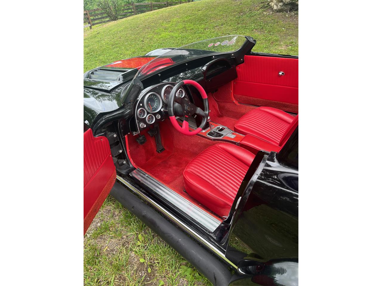 Chevrolet-Corvette-grand-sport-1964-Black-w-Red-Stripe-Red-9