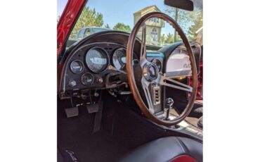 Chevrolet-Corvette-stingray-1965-CANDY-APPLE-RED-BLACK-AND-RED-16