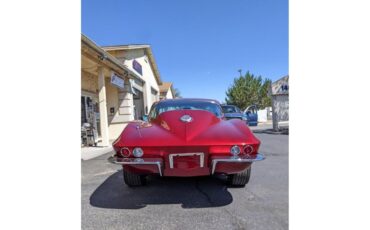 Chevrolet-Corvette-stingray-1965-CANDY-APPLE-RED-BLACK-AND-RED-2
