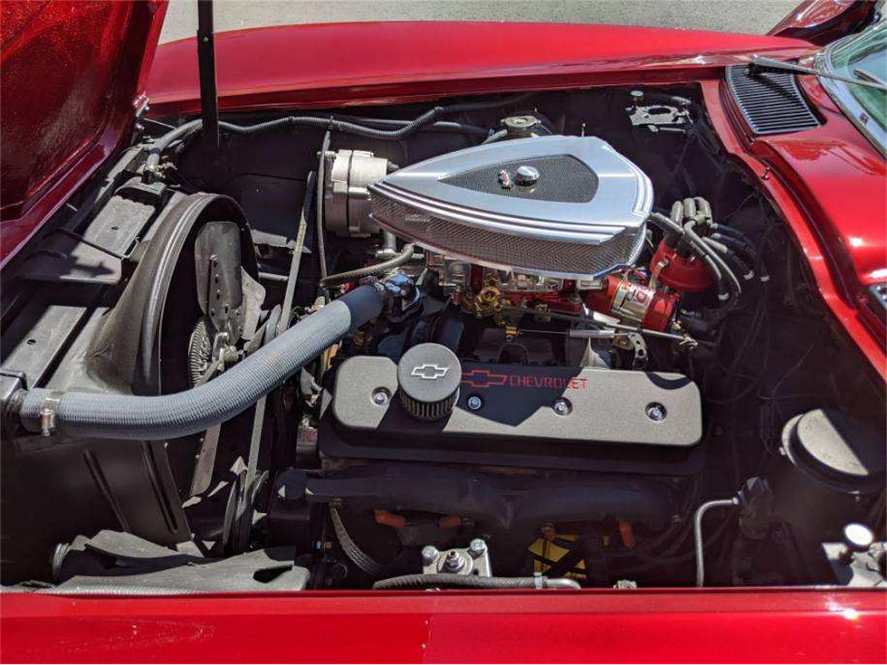 Chevrolet-Corvette-stingray-1965-CANDY-APPLE-RED-BLACK-AND-RED-25