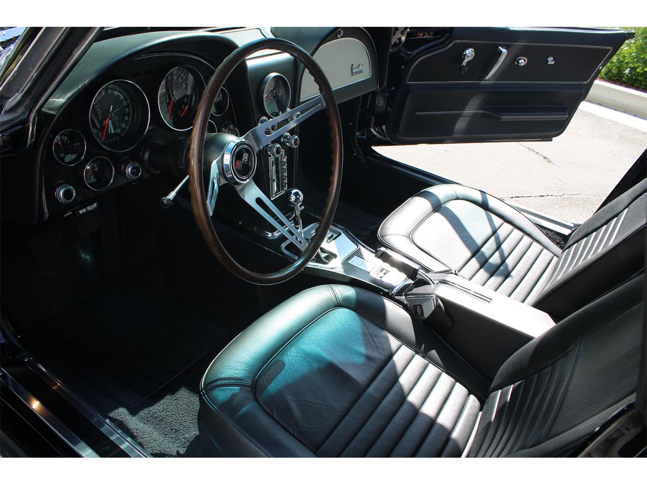 Chevrolet-Corvette-stingray-1967-Tuxedo-Black-Black-3