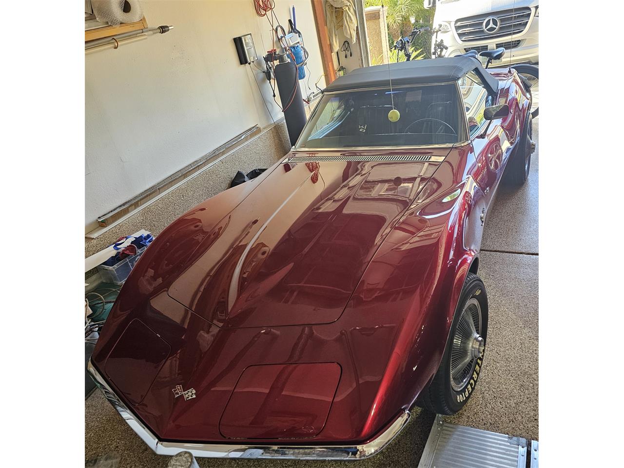 Chevrolet-Corvette-stingray-1969-Candy-Wineberry-Black-2