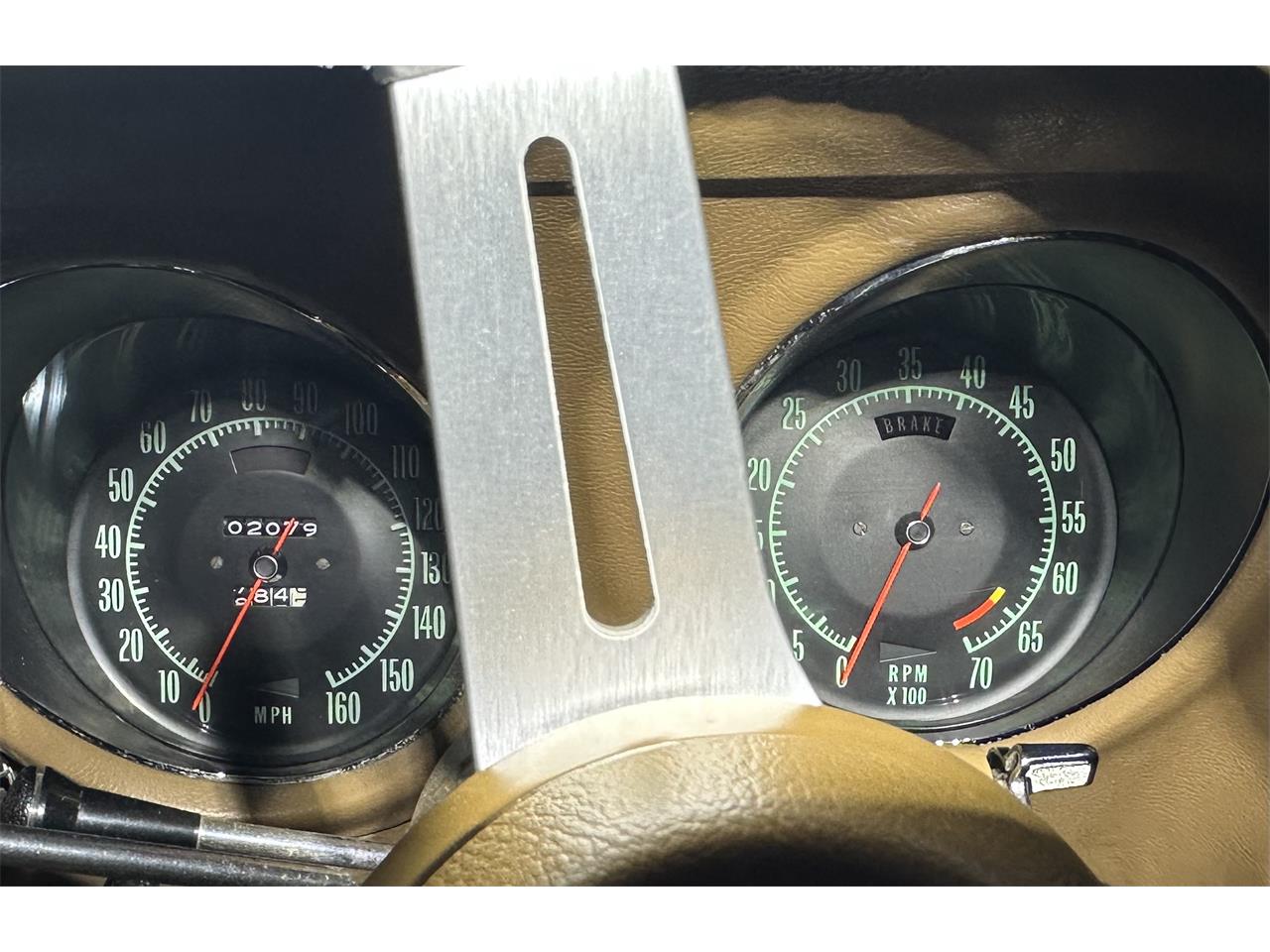 Chevrolet-Corvette-stingray-1969-River-Side-Gold-saddle-12