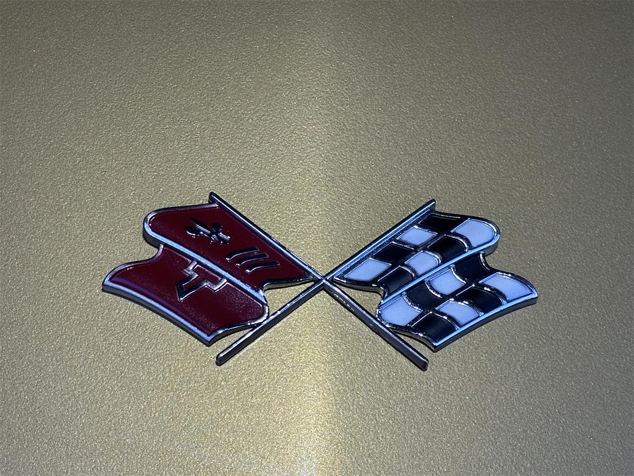 Chevrolet-Corvette-stingray-1969-River-Side-Gold-saddle-13