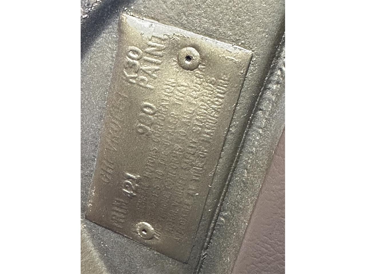 Chevrolet-Corvette-stingray-1969-River-Side-Gold-saddle-36