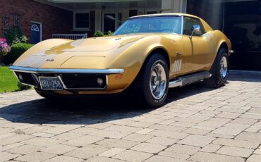 Chevrolet-Corvette-stingray-1969-River-Side-Gold-saddle