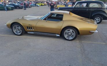 Chevrolet-Corvette-stingray-1969-River-Side-Gold-saddle-8