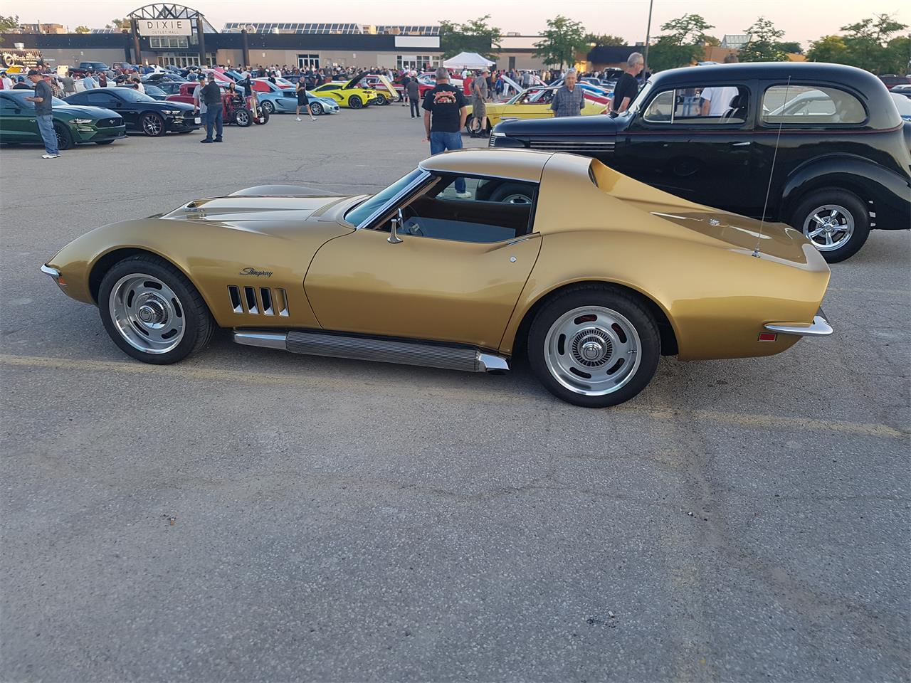 Chevrolet-Corvette-stingray-1969-River-Side-Gold-saddle-8