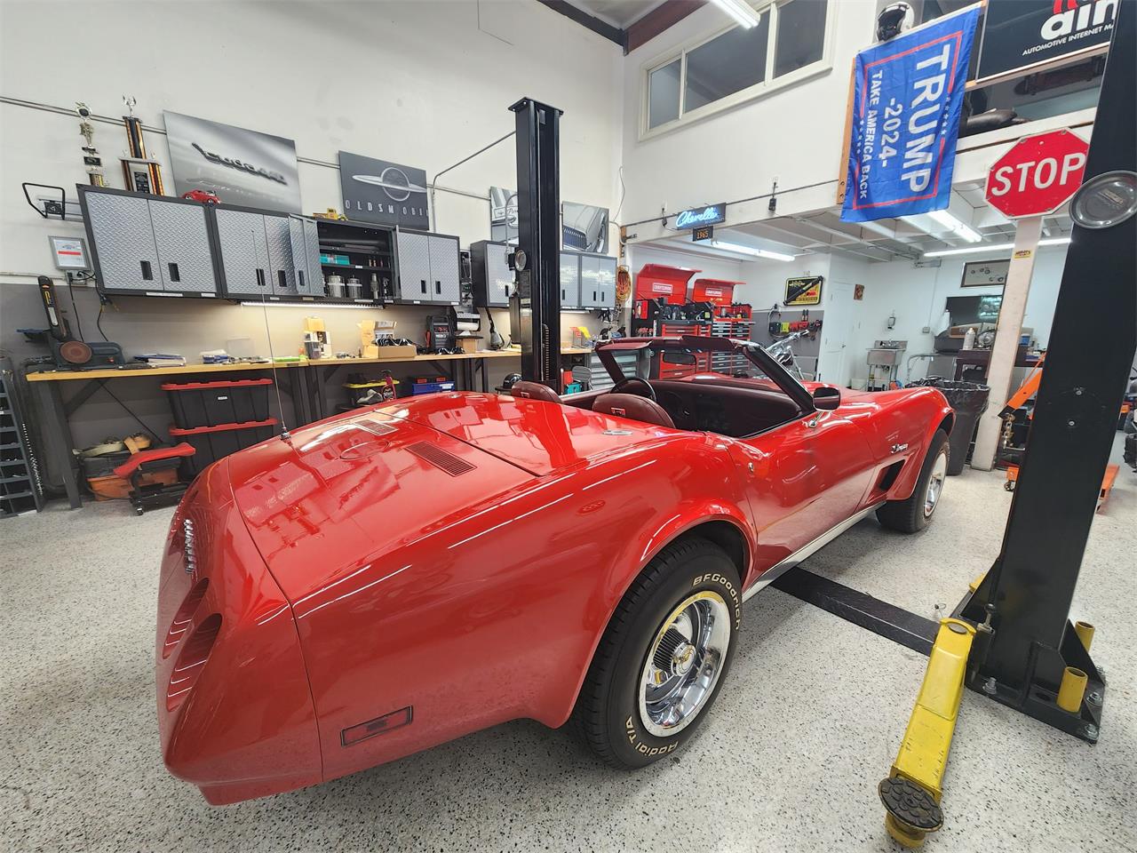 Chevrolet-Corvette-stingray-1974-Red-Red-20