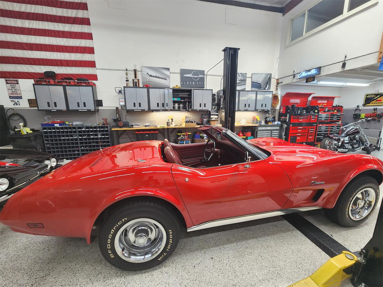 Chevrolet-Corvette-stingray-1974-Red-Red-21