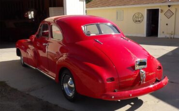 Chevrolet-Coupe-1947-Red-RedTan-3