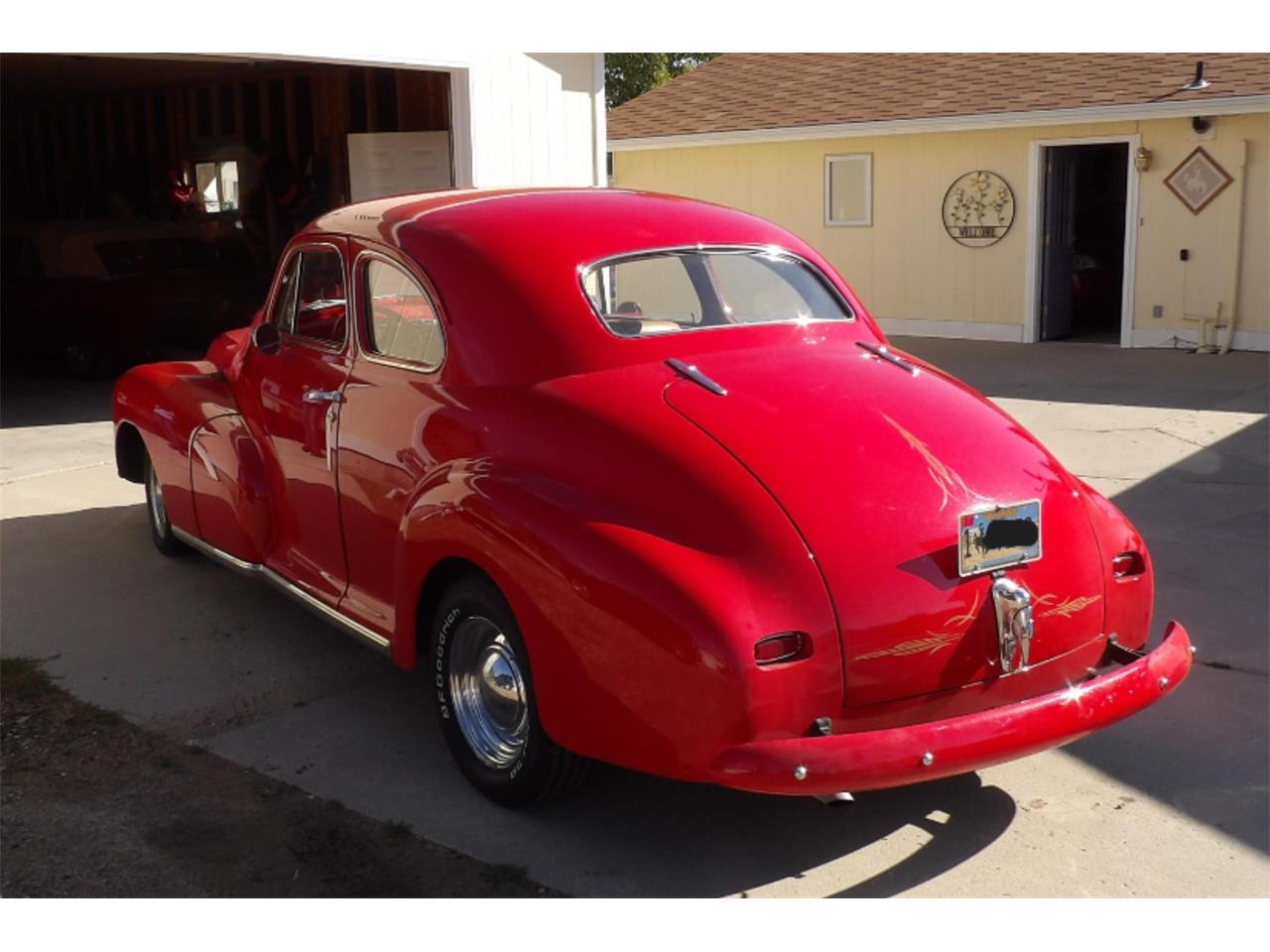 Chevrolet-Coupe-1947-Red-RedTan-3