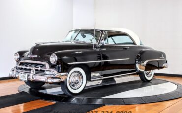 Chevrolet-DeLuxe-Coupe-1952-Sedan