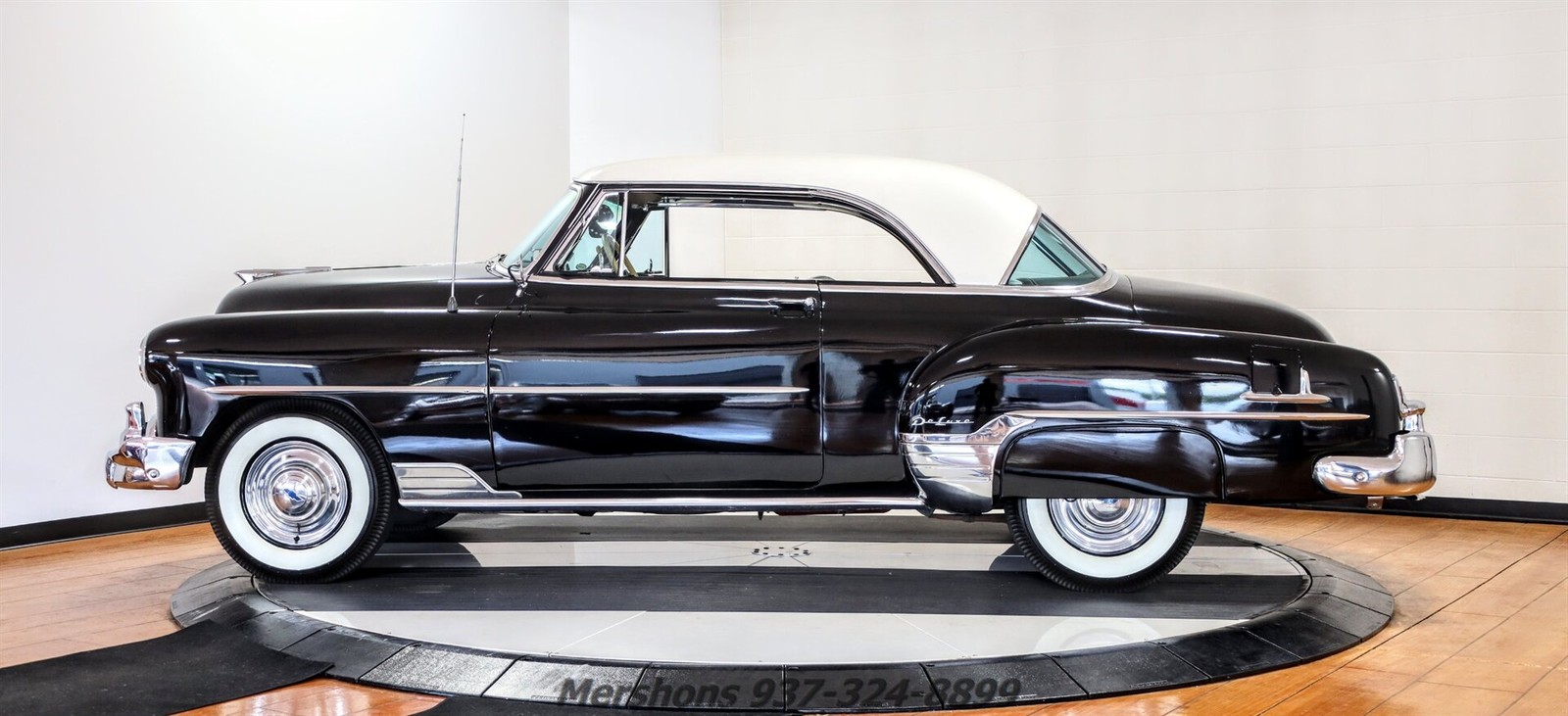 Chevrolet-DeLuxe-Coupe-1952-Sedan-4