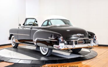Chevrolet-DeLuxe-Coupe-1952-Sedan-5