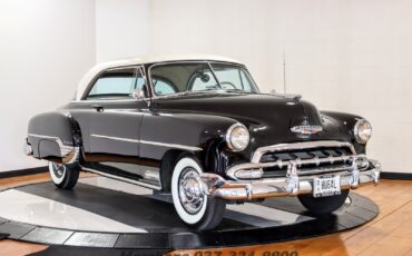 Chevrolet-DeLuxe-Coupe-1952-Sedan-6
