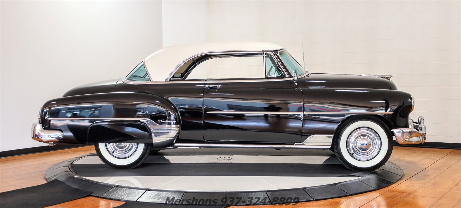 Chevrolet-DeLuxe-Coupe-1952-Sedan-7