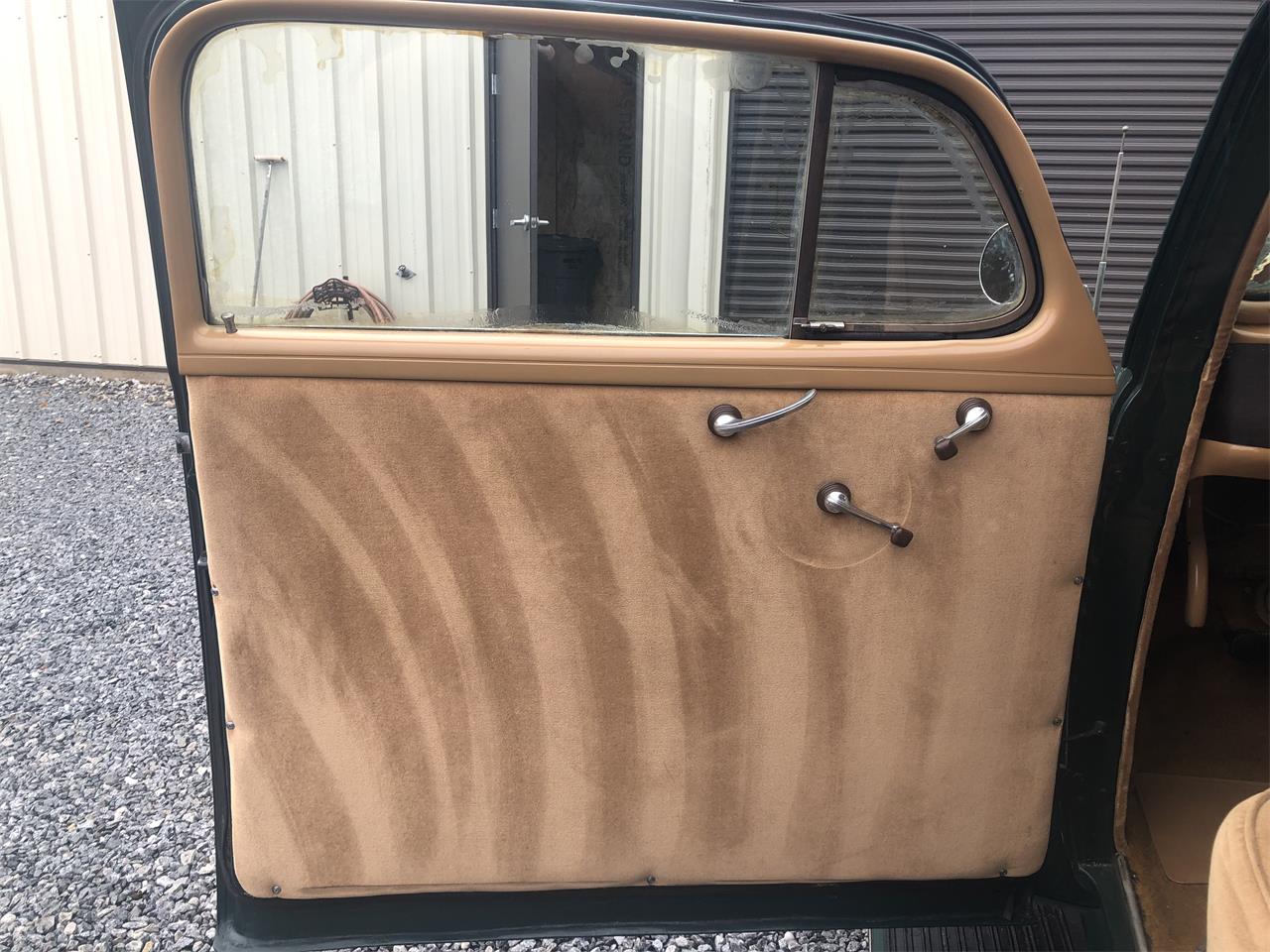 Chevrolet-Deluxe-1939-Dark-Green-Tan-5