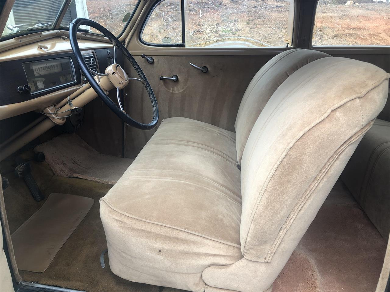 Chevrolet-Deluxe-1939-Dark-Green-Tan-6