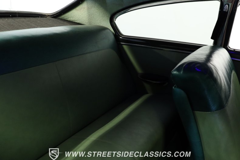 Chevrolet-Deluxe-1951-Green-Green-44
