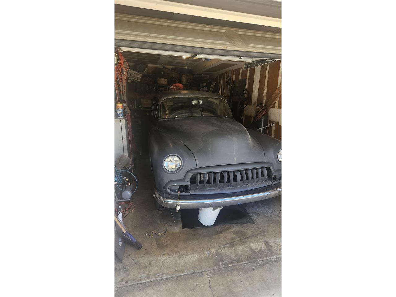 Chevrolet-Deluxe-1951-Grey-White-blue