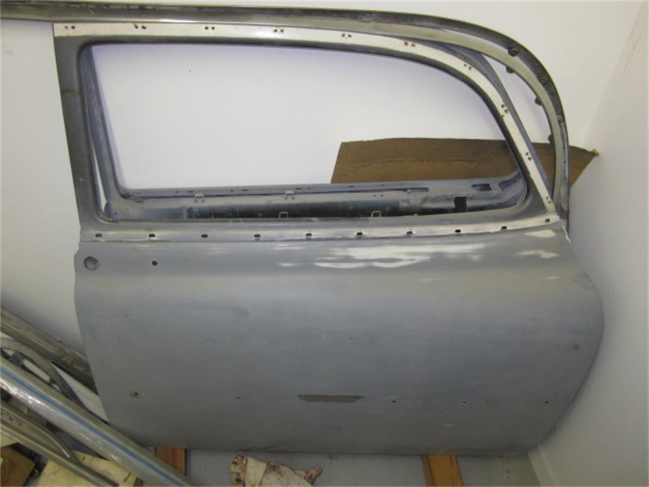 Chevrolet-Deluxe-1951-gray-black-31