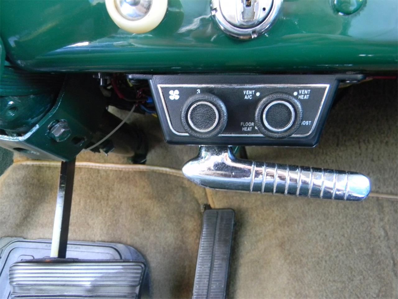 Chevrolet-Deluxe-1952-15