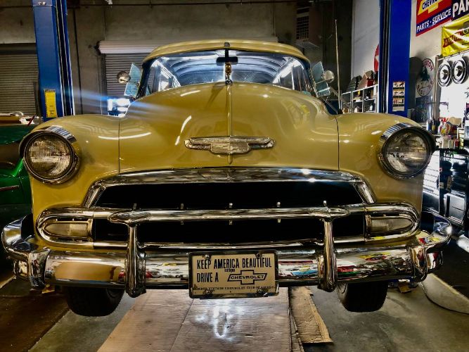 Chevrolet-Deluxe-1952-Brown-3