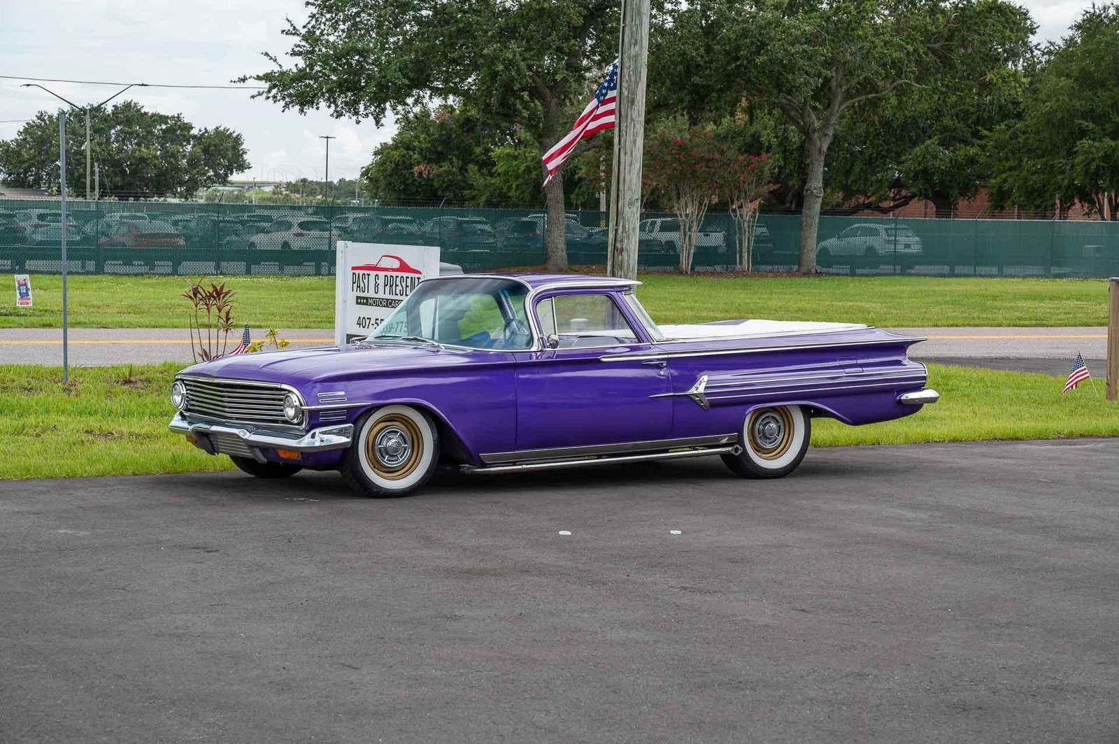 Chevrolet-El-Camino-1960-2-Door-16