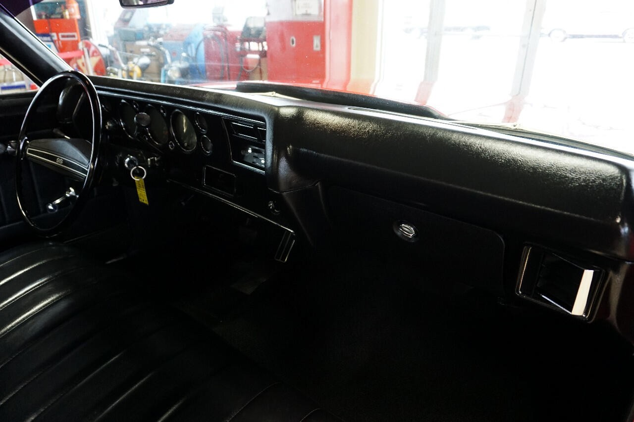 Chevrolet-El-Camino-1972-Classic-Car-25