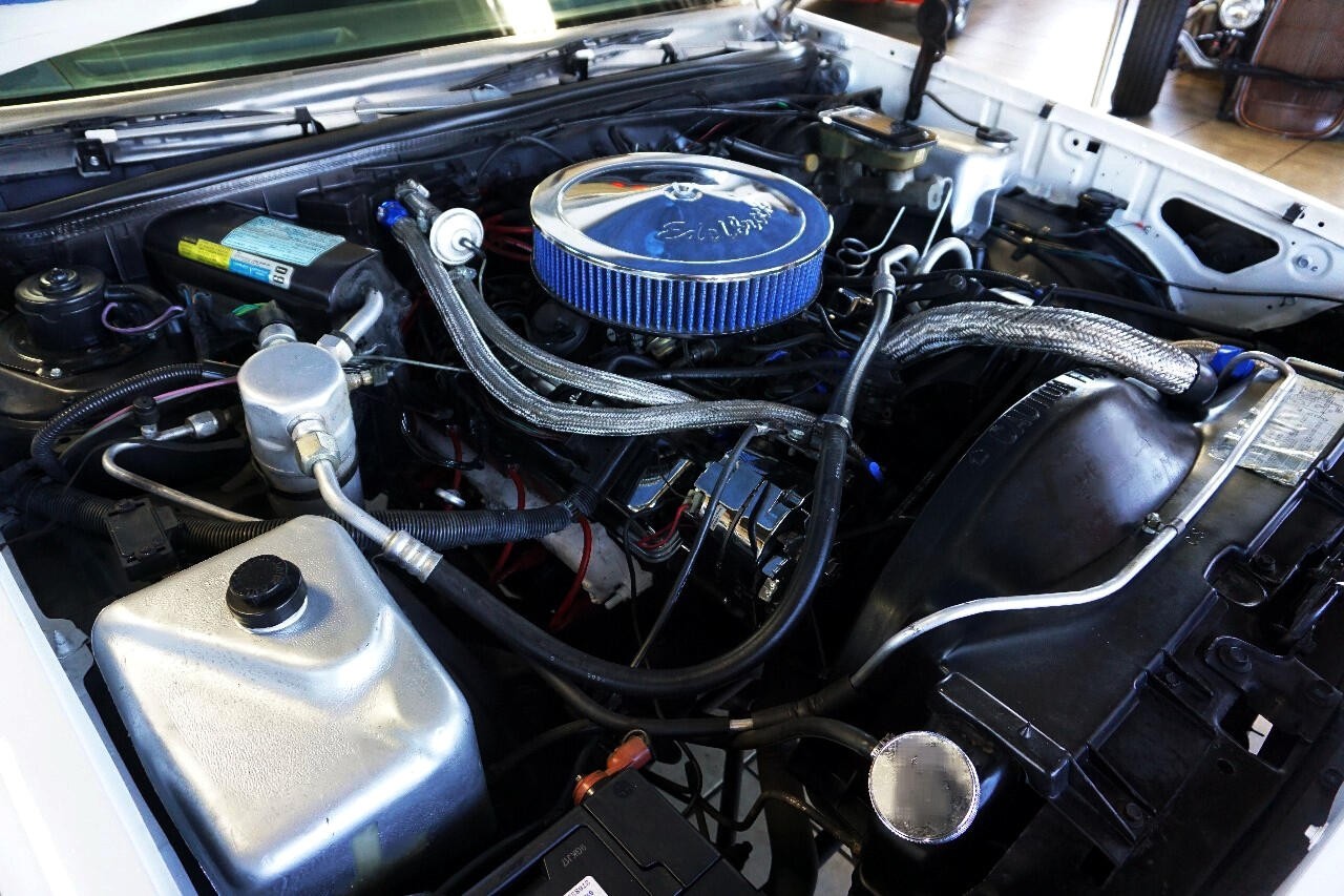 Chevrolet-El-Camino-1984-Truck-30