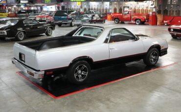 Chevrolet-El-Camino-1986-Truck-14