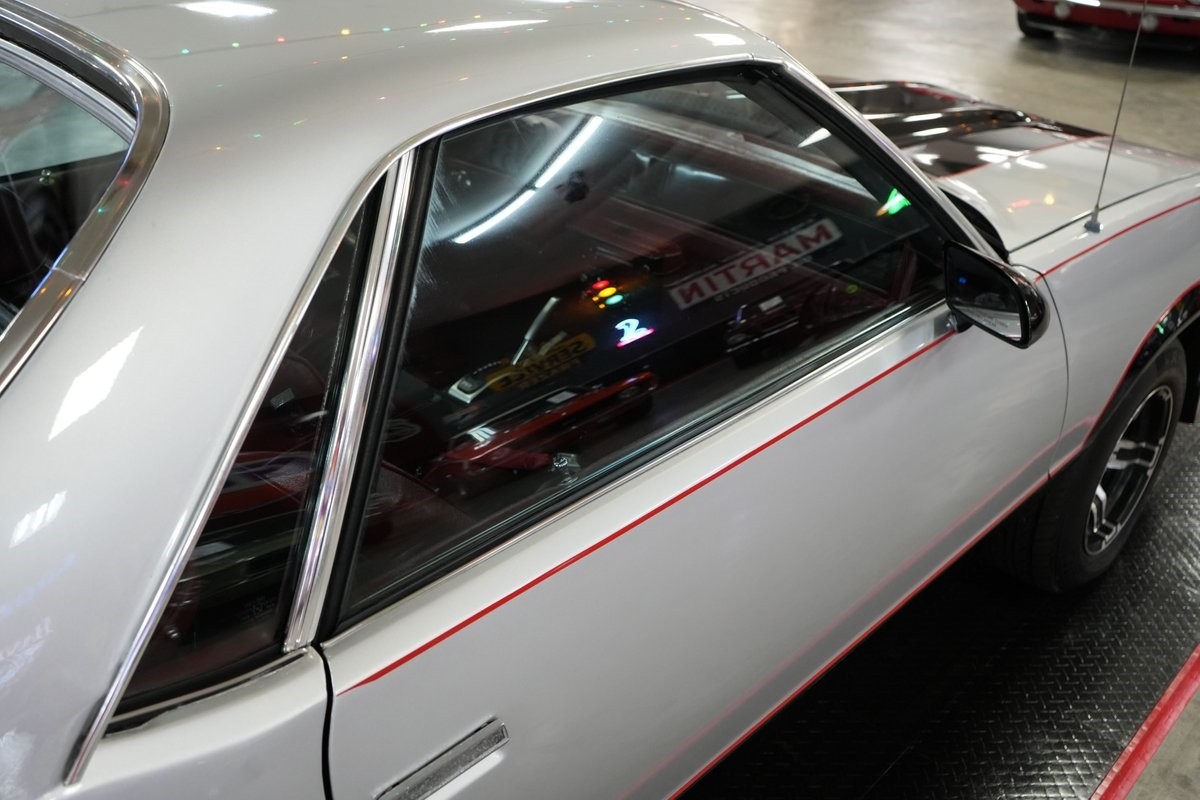 Chevrolet-El-Camino-1986-Truck-38