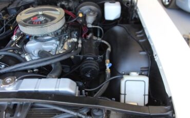 Chevrolet-El-camino-1960-white-black-21