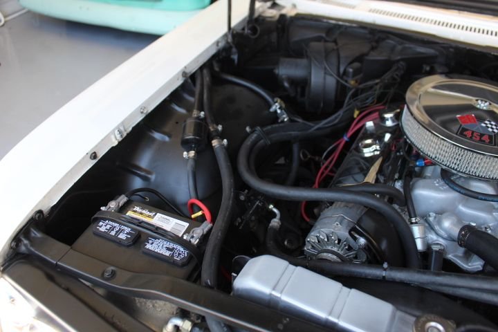 Chevrolet-El-camino-1960-white-black-23