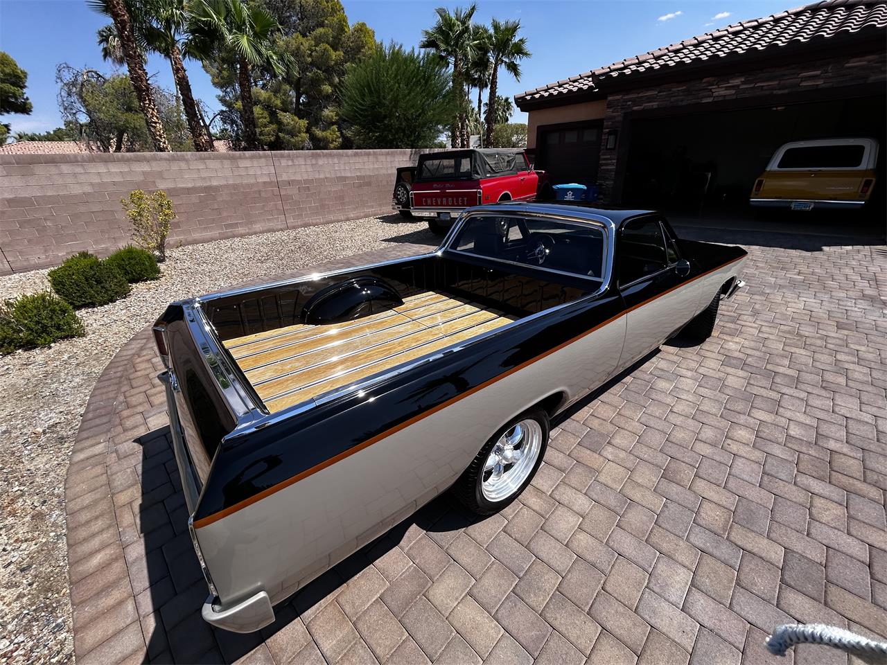 Chevrolet-El-camino-1966-Black-and-champagne-Black-2