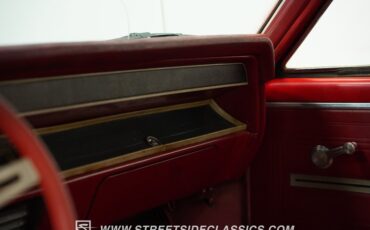 Chevrolet-El-camino-1966-Ermine-White-Red-12